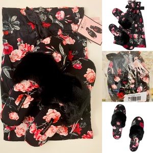 Victoria’s Secret Slippers Black Floral M 7/8